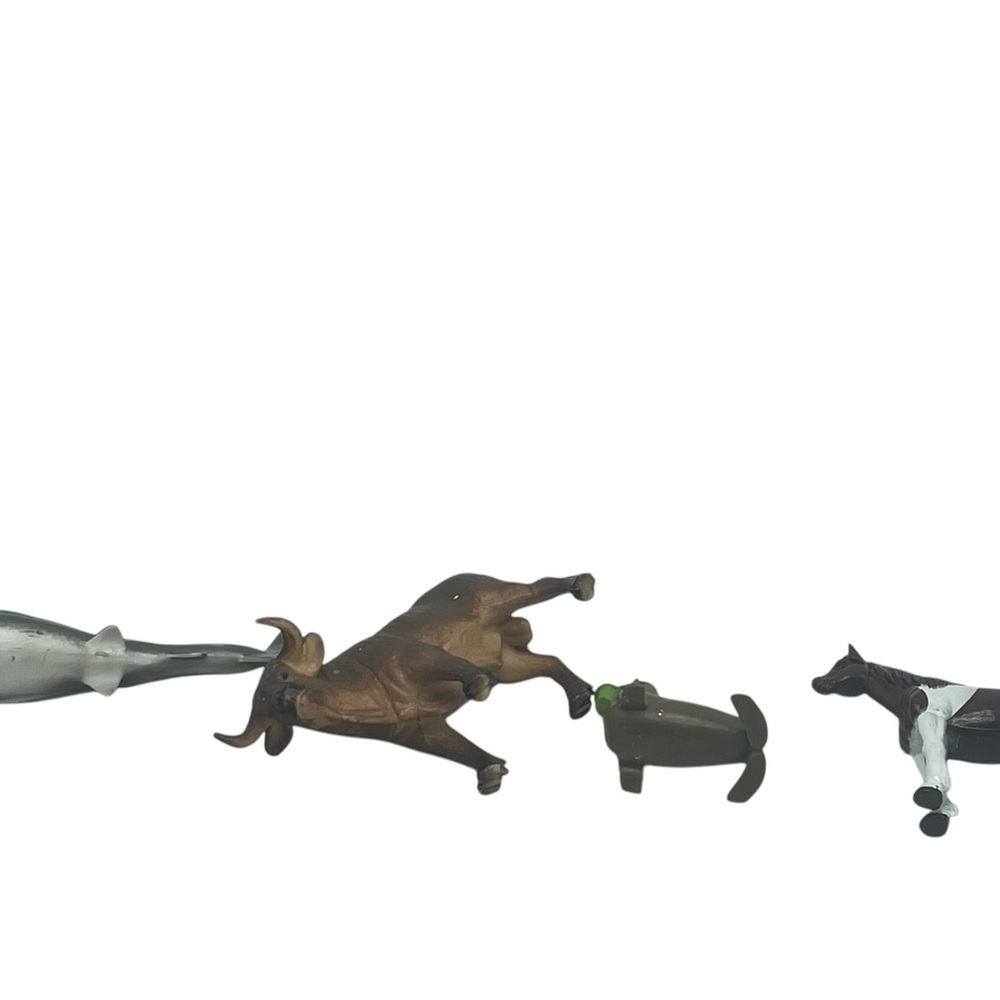 Animal Figurine Set - Shark, Cow, Dog and Sealion - Picture 10 of 12